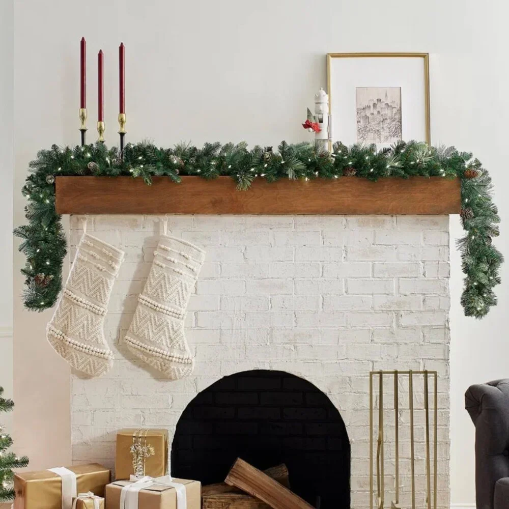 Christmas Decoration Wreath New in a Box, NWT